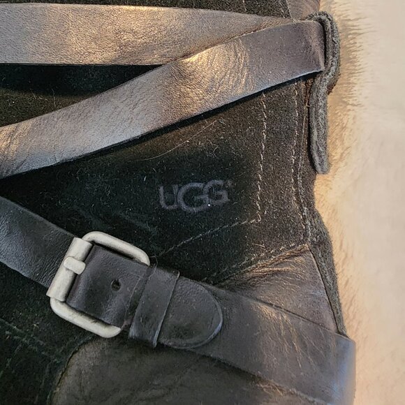 ✨ UGG Elly Wrap-Buckle Moto Boots – Black Suede & Leather Goddess Vibes ✨ - Picture 2 of 3